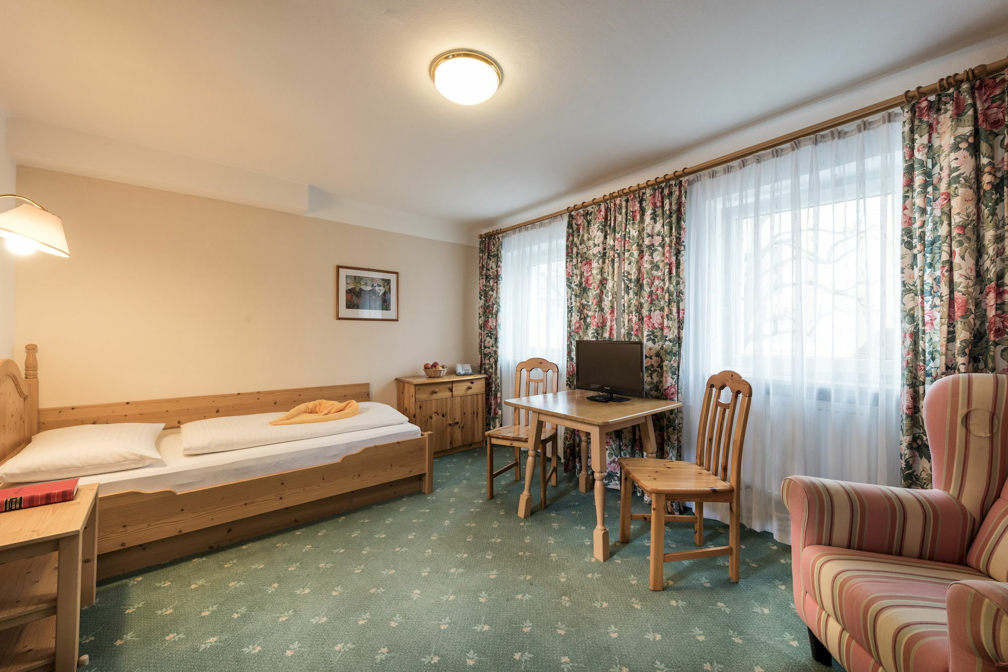 Aurora Appartements Inklusive Freiem Thermeneintritt 巴特霍夫加施泰因 外观 照片